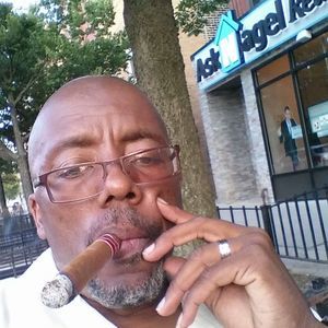 Meet your Posher, Gregory